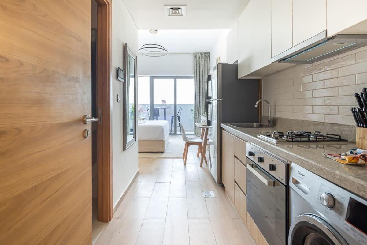 Apartment Frank Porter - Azizi Aura