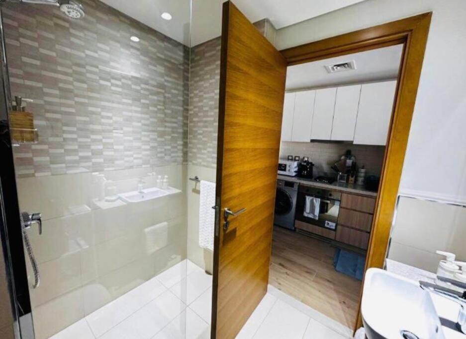Azizi Aura 1013 Apartment