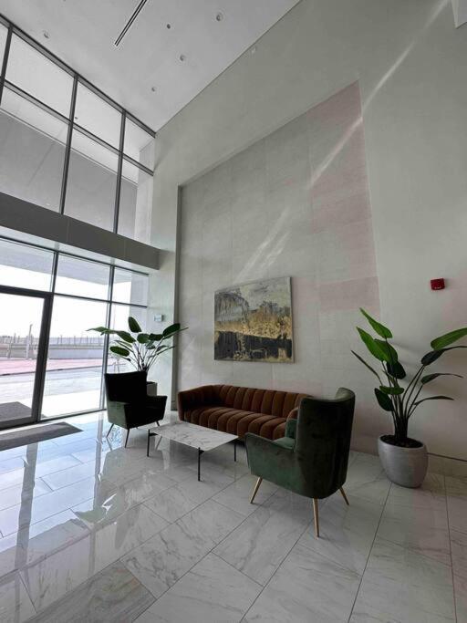 Azizi Aura 1013 Apartment *