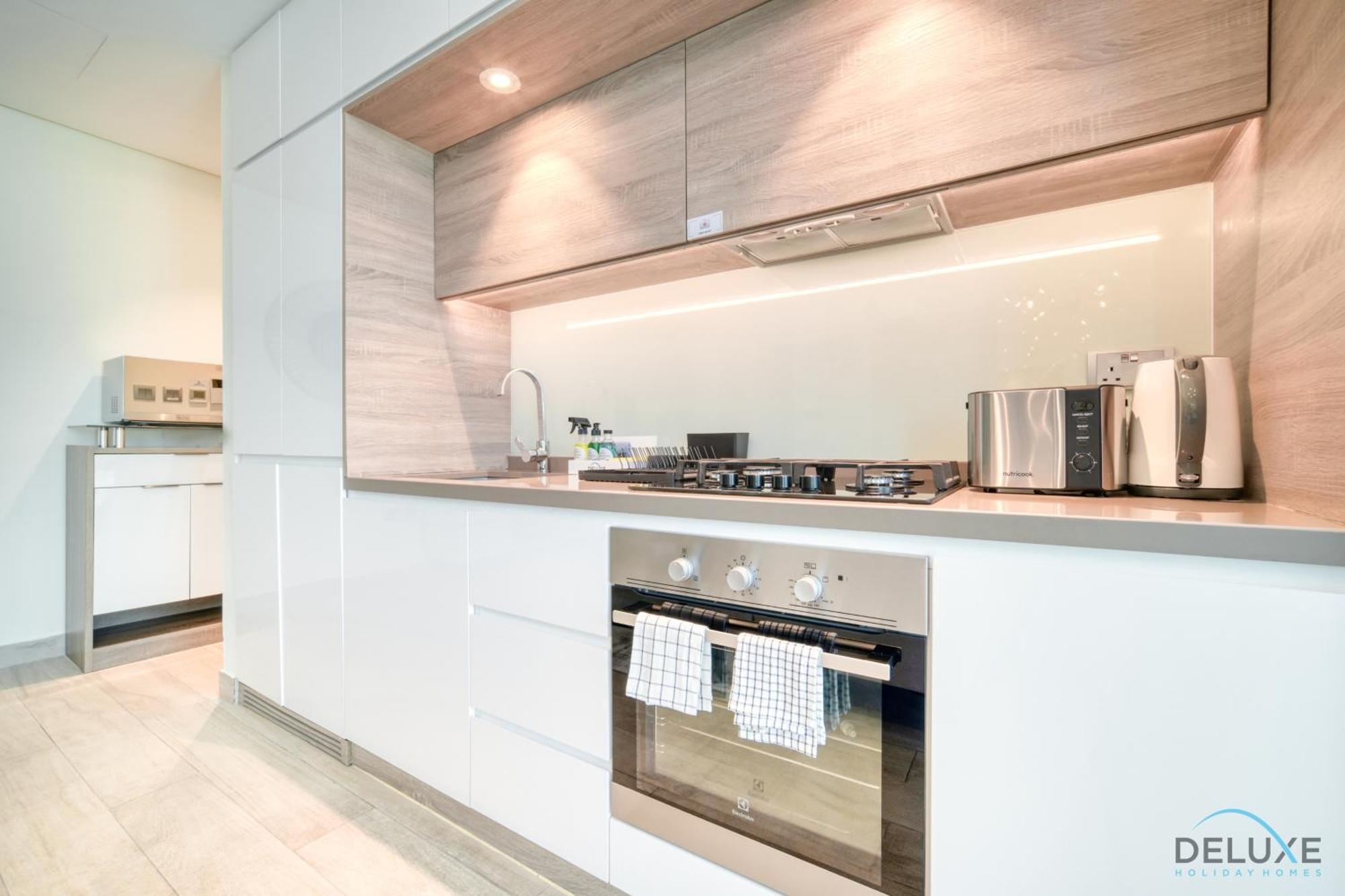 Comfortable 2br At One Marina By Deluxe Homes Apartment