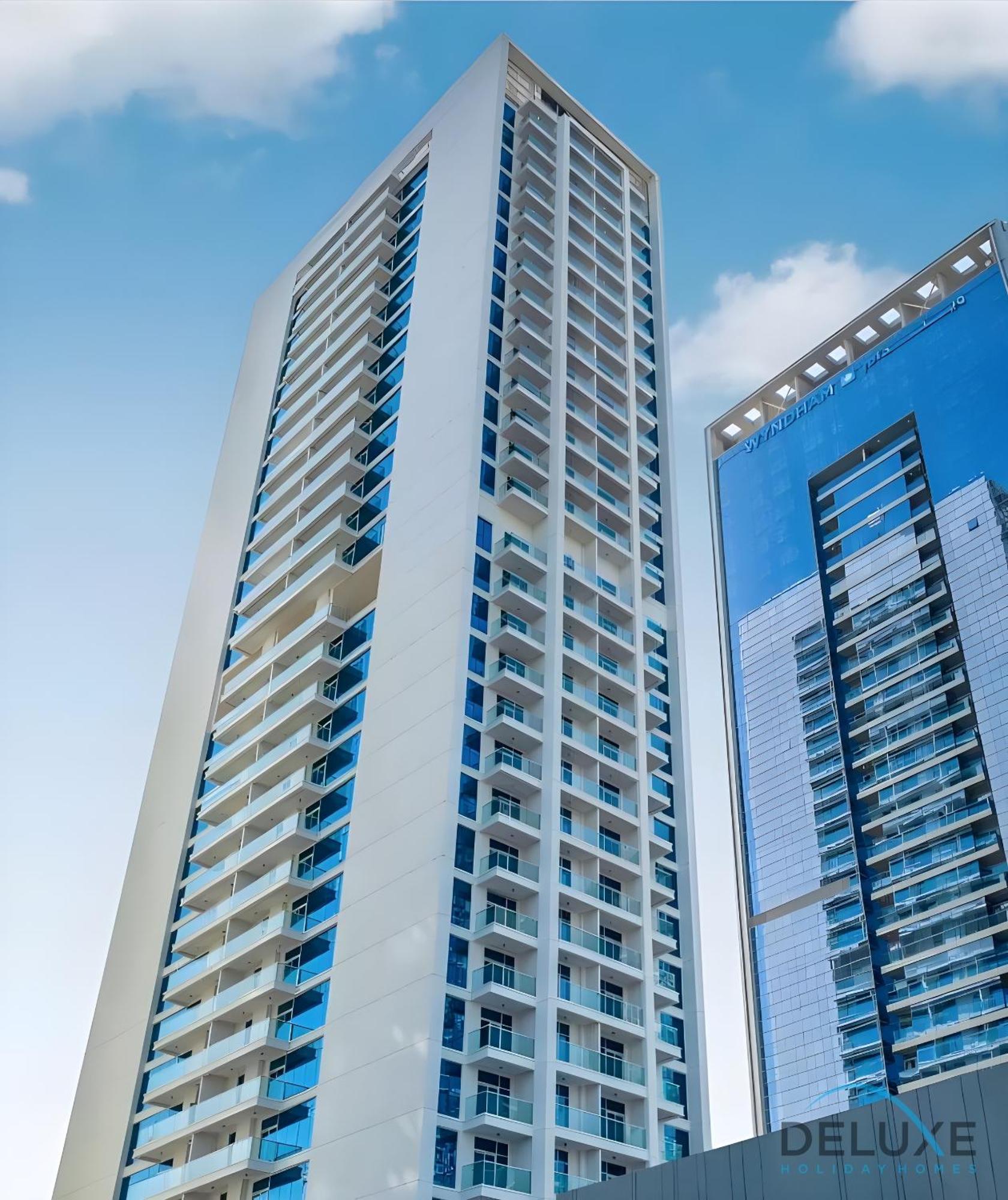 Apartment Comfortable 2br At One Marina By Deluxe Homes