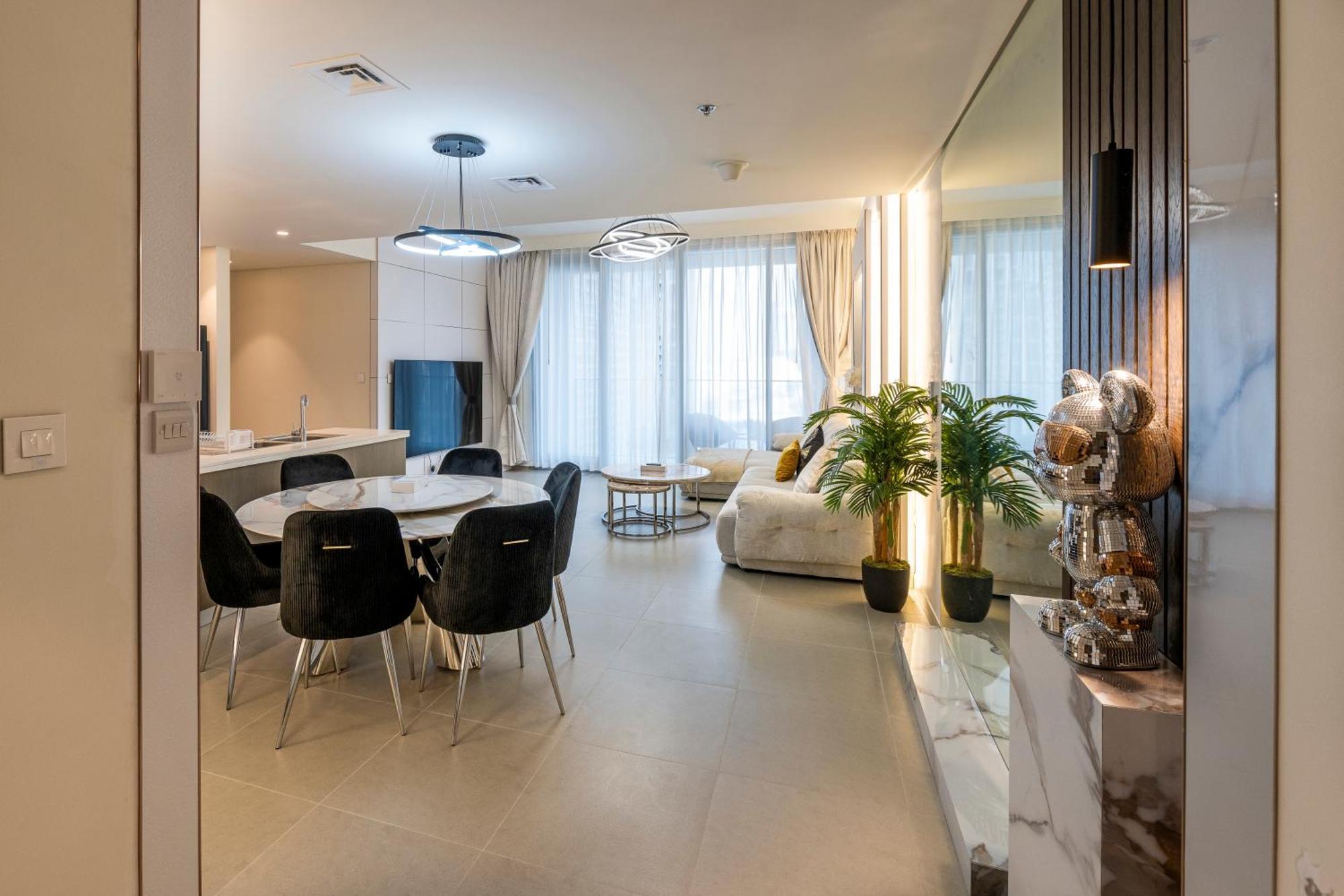 3 Bedrooms Tower 1- Downtown Skylight Apartment *