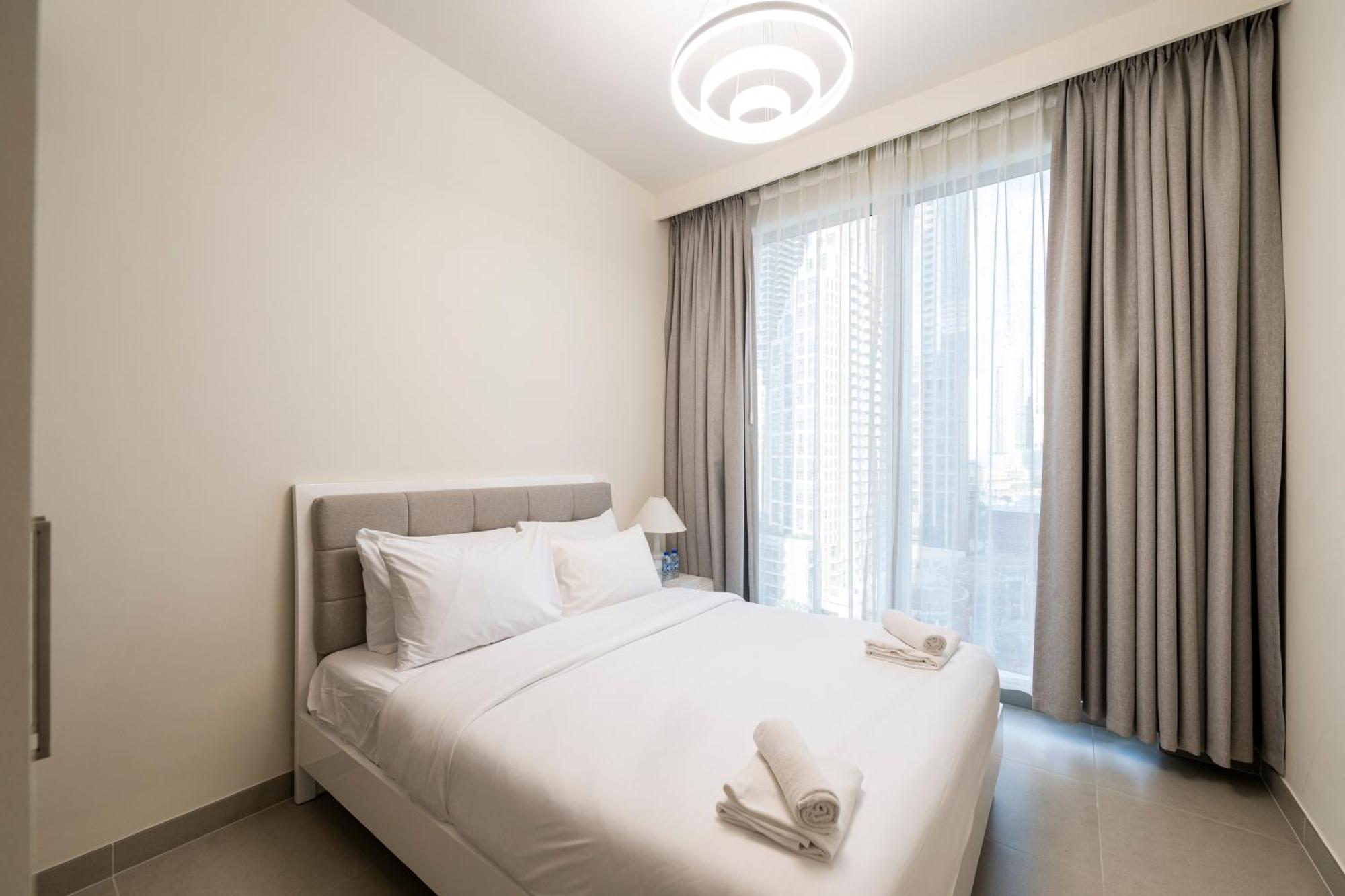 3 Bedrooms Tower 1- Downtown Skylight Apartment *