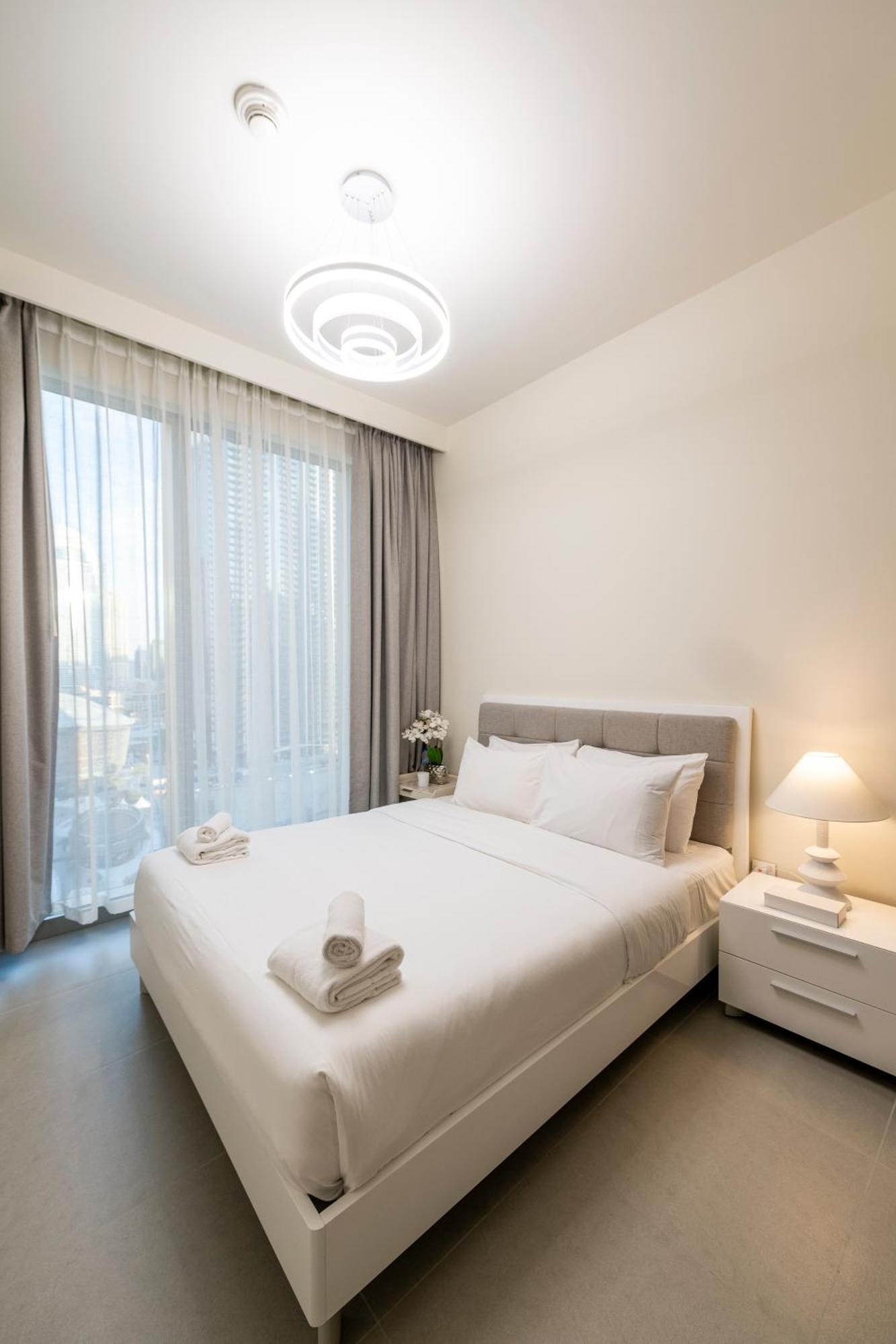 3 Bedrooms Tower 1- Downtown Skylight Apartment