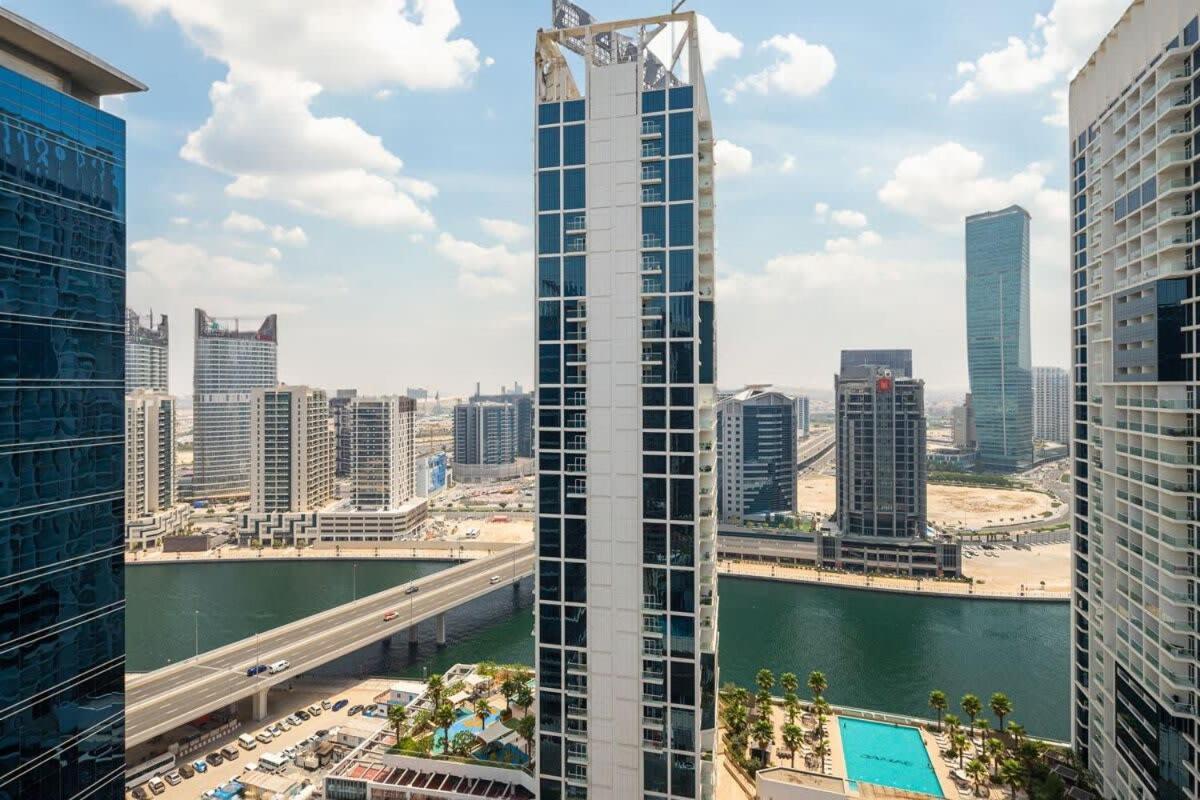 Frank Porter - Marquise Square Tower Apartment Dubai