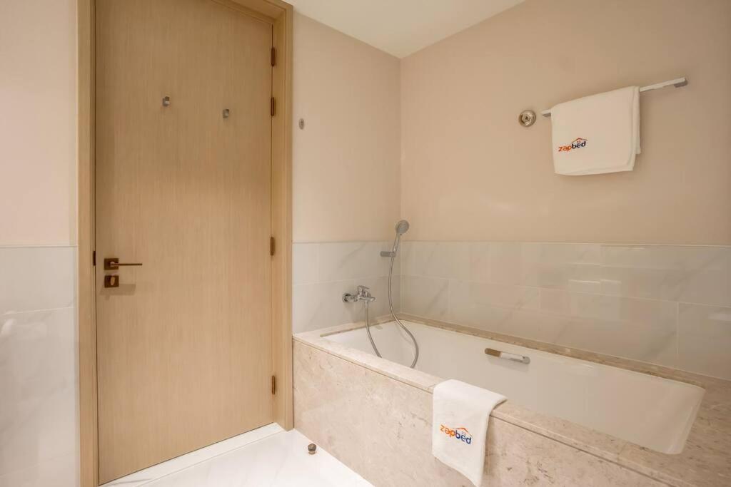 Zapbed House - Ultra Luxury 1bhk At Creek Harbour I Ix Ix Apartment Dubai