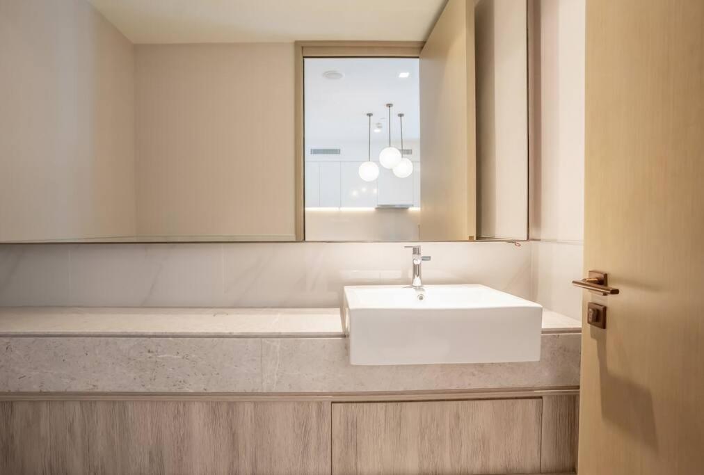 Zapbed House - Ultra Luxury 1bhk At Creek Harbour I Ix Ix Apartment Dubai