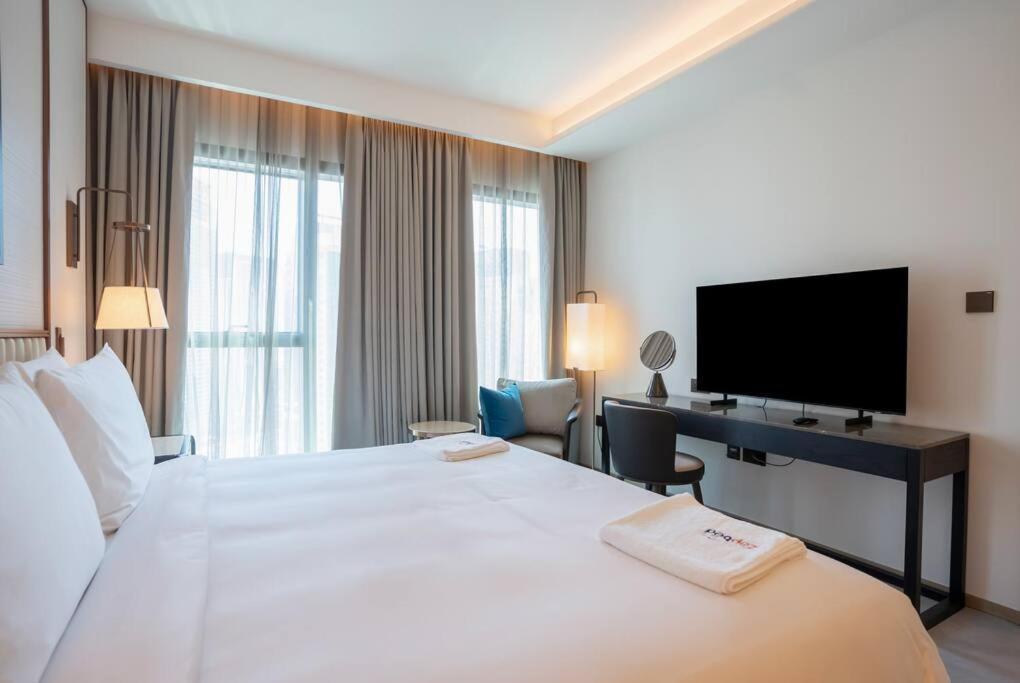Zapbed House - Ultra Luxury 1bhk At Creek Harbour I Ix Ix Apartment *