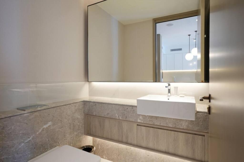 Zapbed House - Ultra Luxury 1bhk At Creek Harbour I Ix Ix Apartment