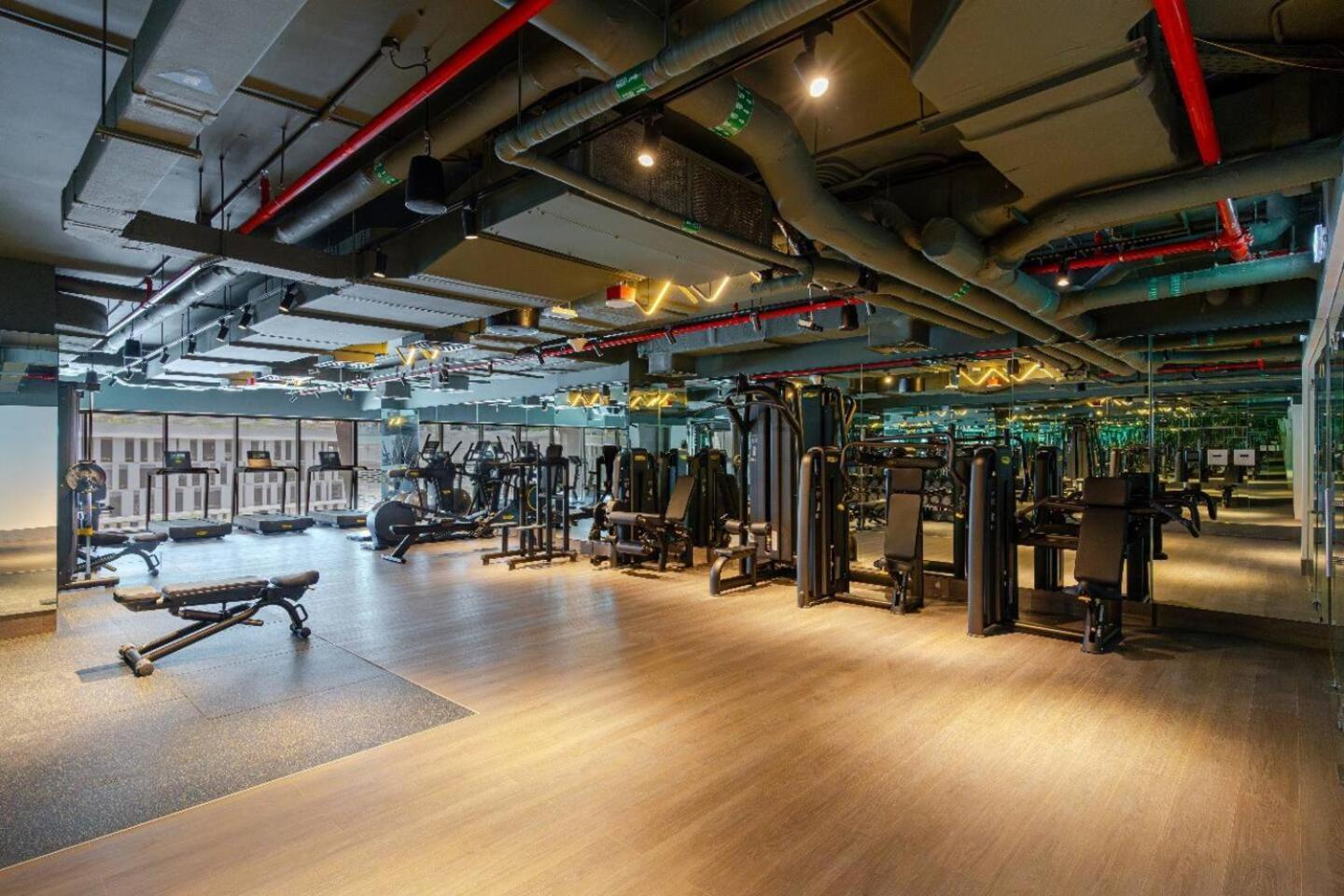 Voguish Studio! Walk To Burj Khalifasleeps 3! Apartment *