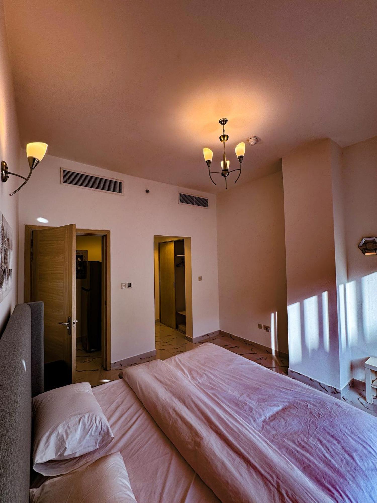 Dubaistay Luxury 2 Bedroom Jvc King And Queensize Apartment