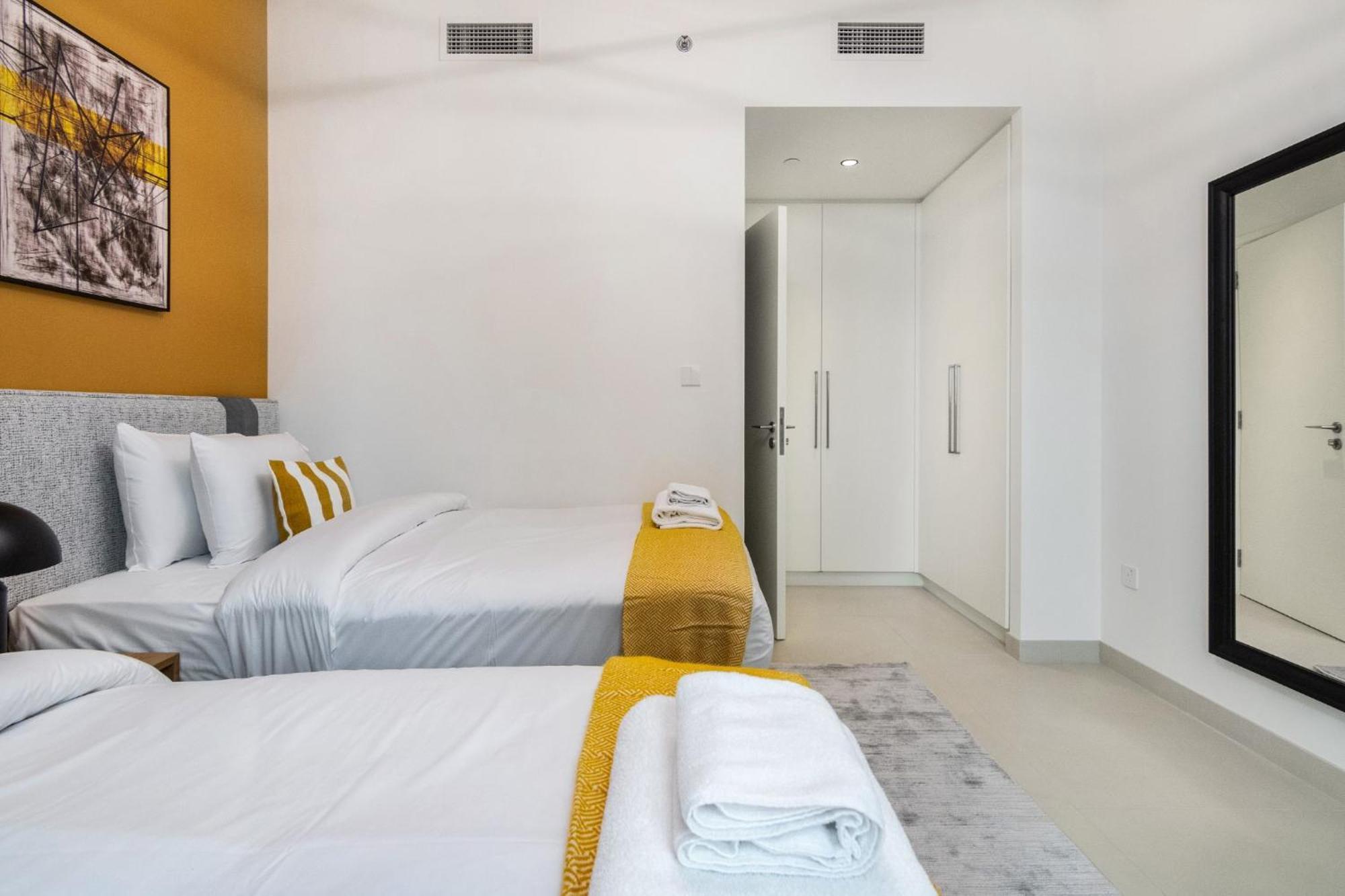 Near Burj Khalifa - Blvd View - Stylish Design Apartment