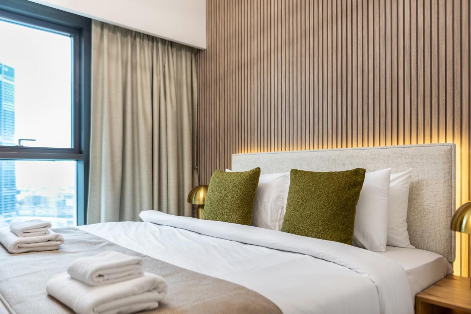 Apartment Near Burj Khalifa - Blvd View - Stylish Design *