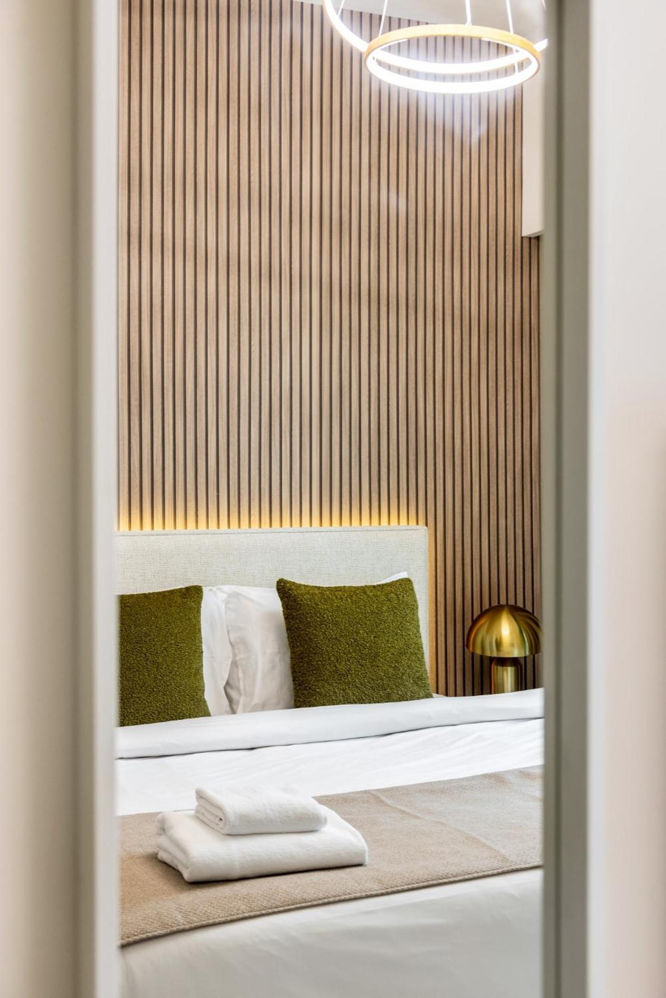 Near Burj Khalifa - Blvd View - Stylish Design Apartment