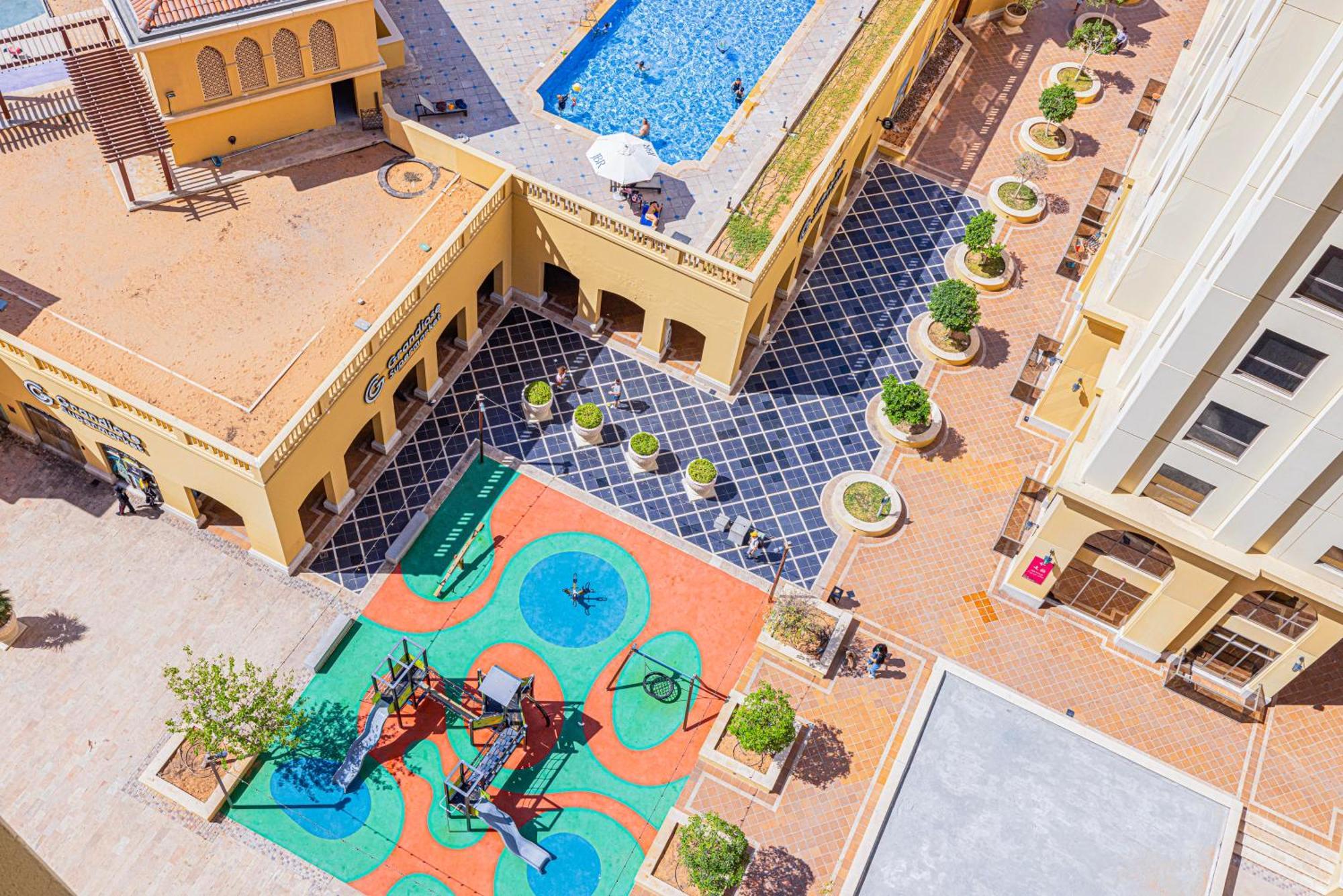 Sound Of The Waves In Jbr By Lagom Apartment