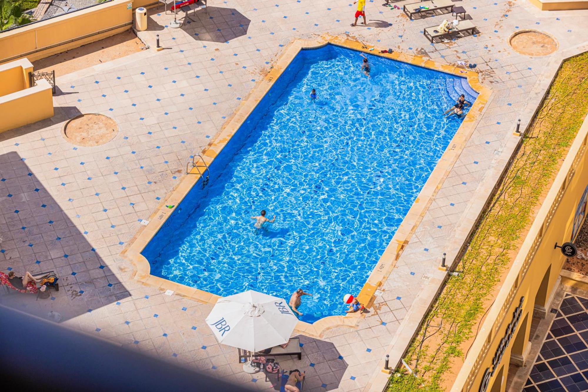 Sound Of The Waves In Jbr By Lagom Apartment *