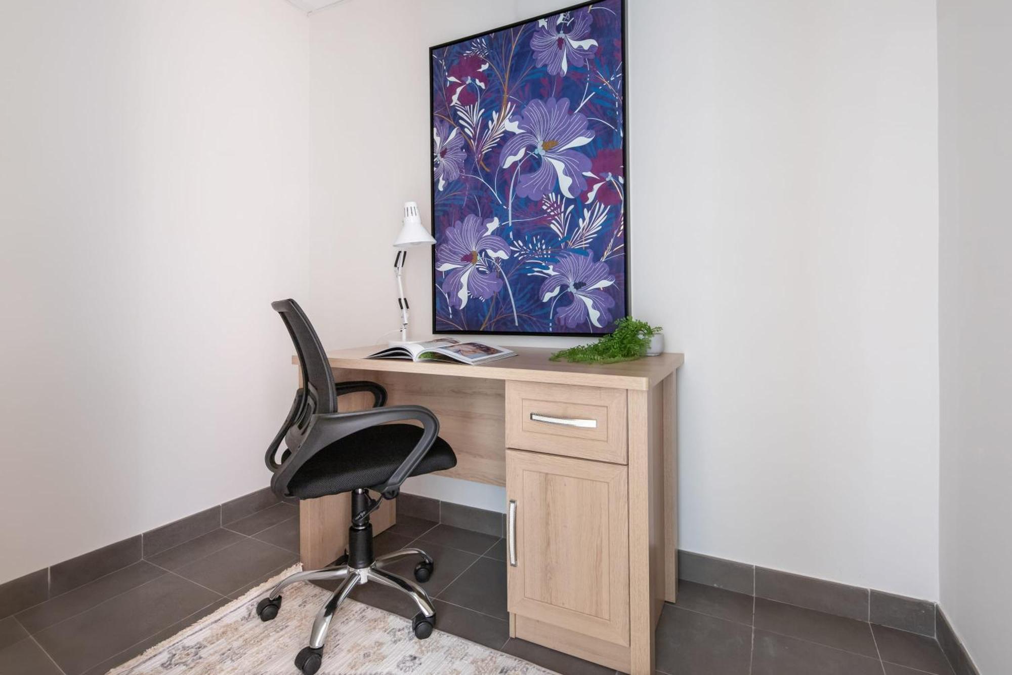 Frank Porter - Eleganz 5 By Danube Apartment Dubai