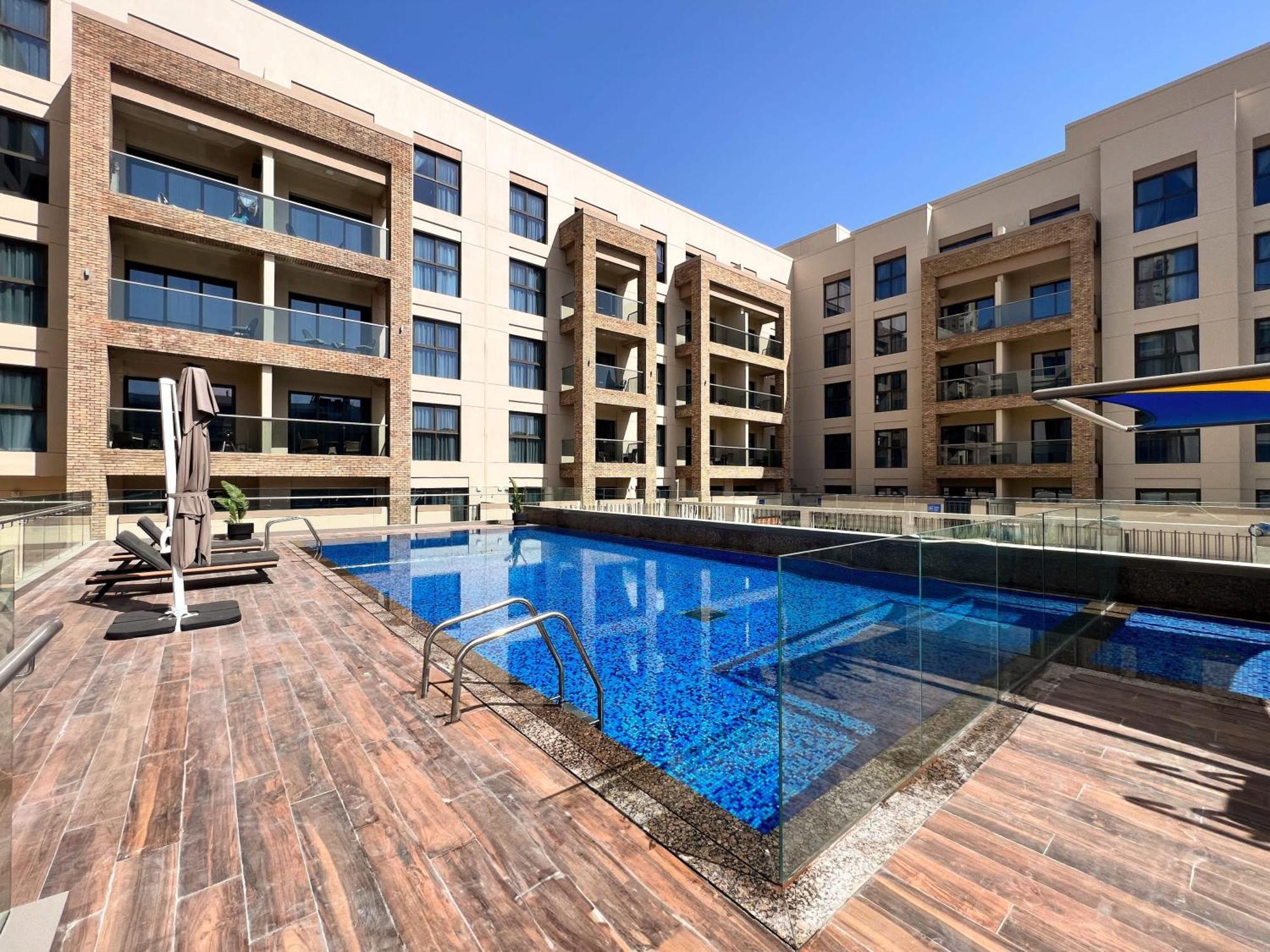 Frank Porter - Eleganz 5 By Danube Dubai