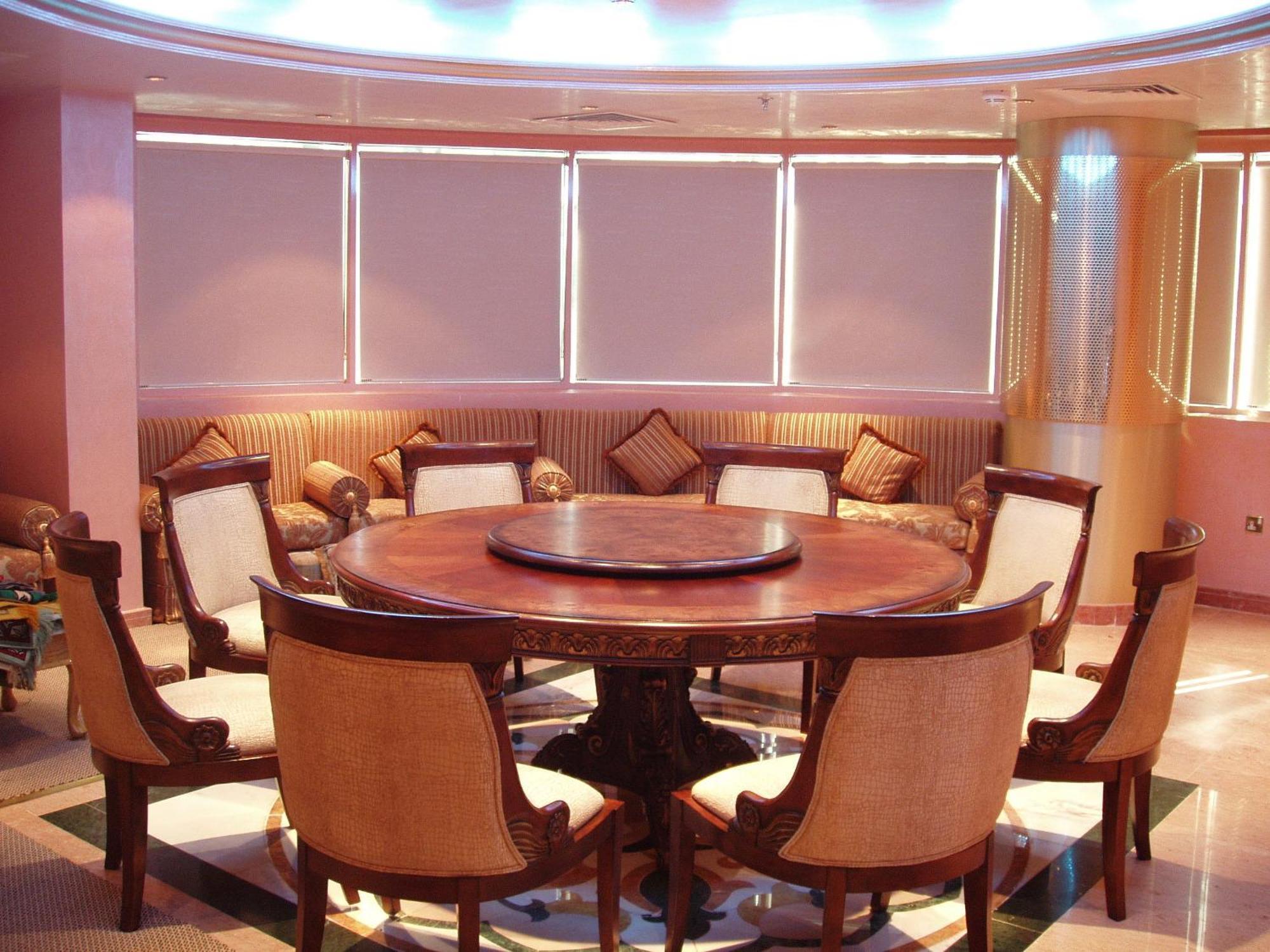 Comfort Deira Hotel 3*