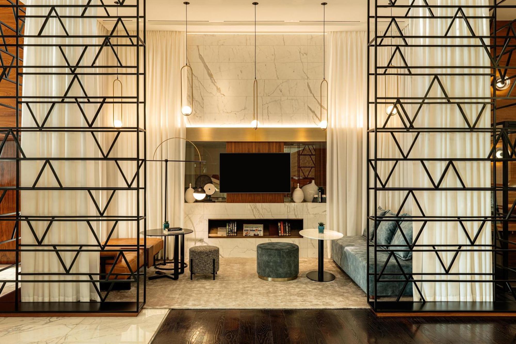 Sheraton Grand Hotel, Hotel Dubai