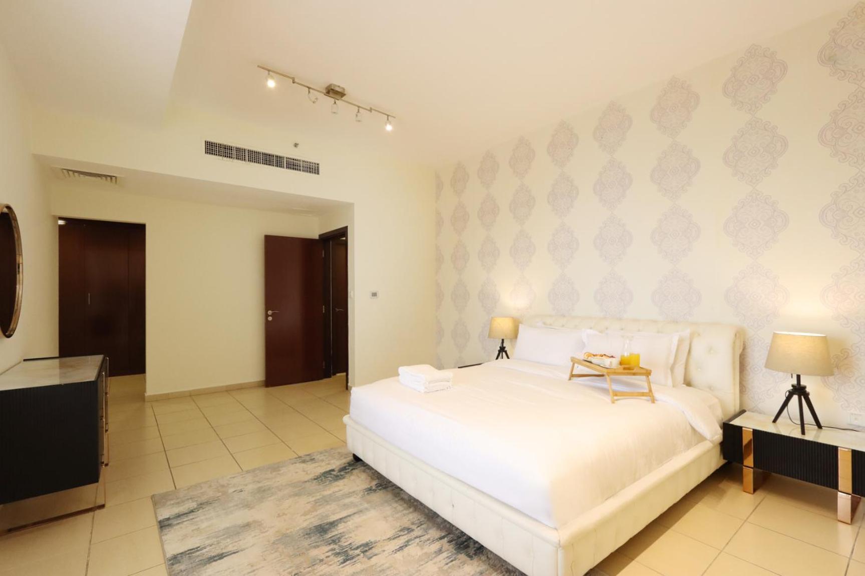 Jbr The Walk Rimal 5 Suites High Floor 3 Bedroom Apartment