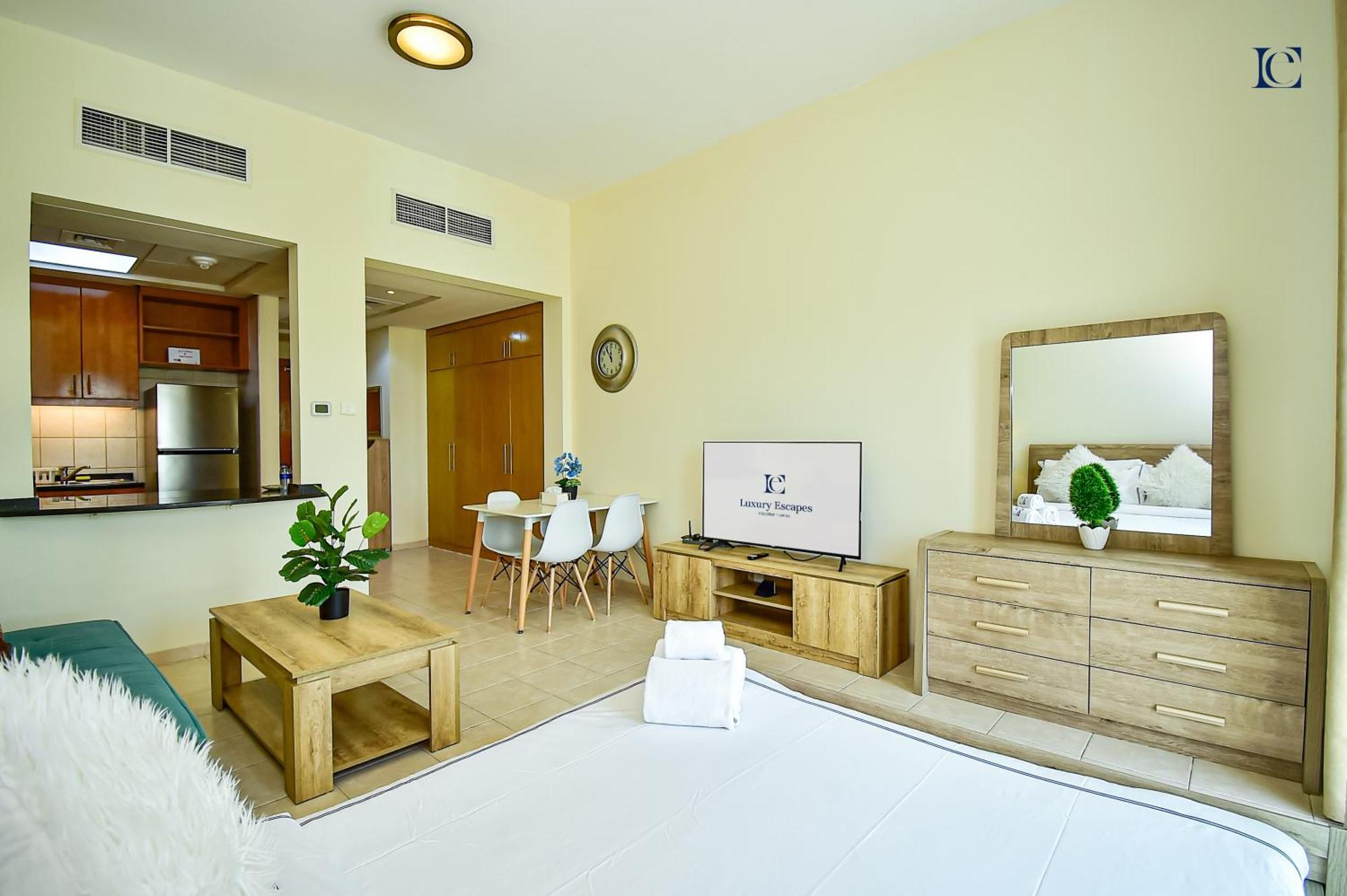 Apartment Luxury Escapes - Tranquil Retreat - Apts Near Metro And Mall - Discovery Gardens - Shar & Mcl