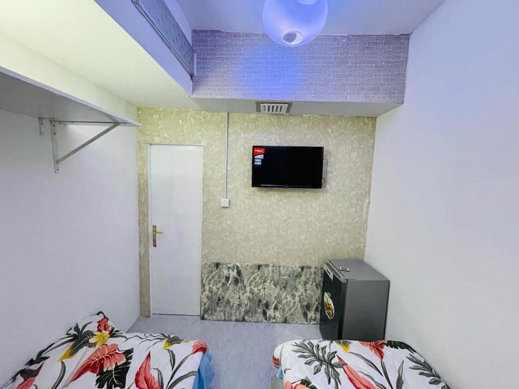 Amazing Couples Partition 7 Min Walking From Mall Of Emirates * Dubai