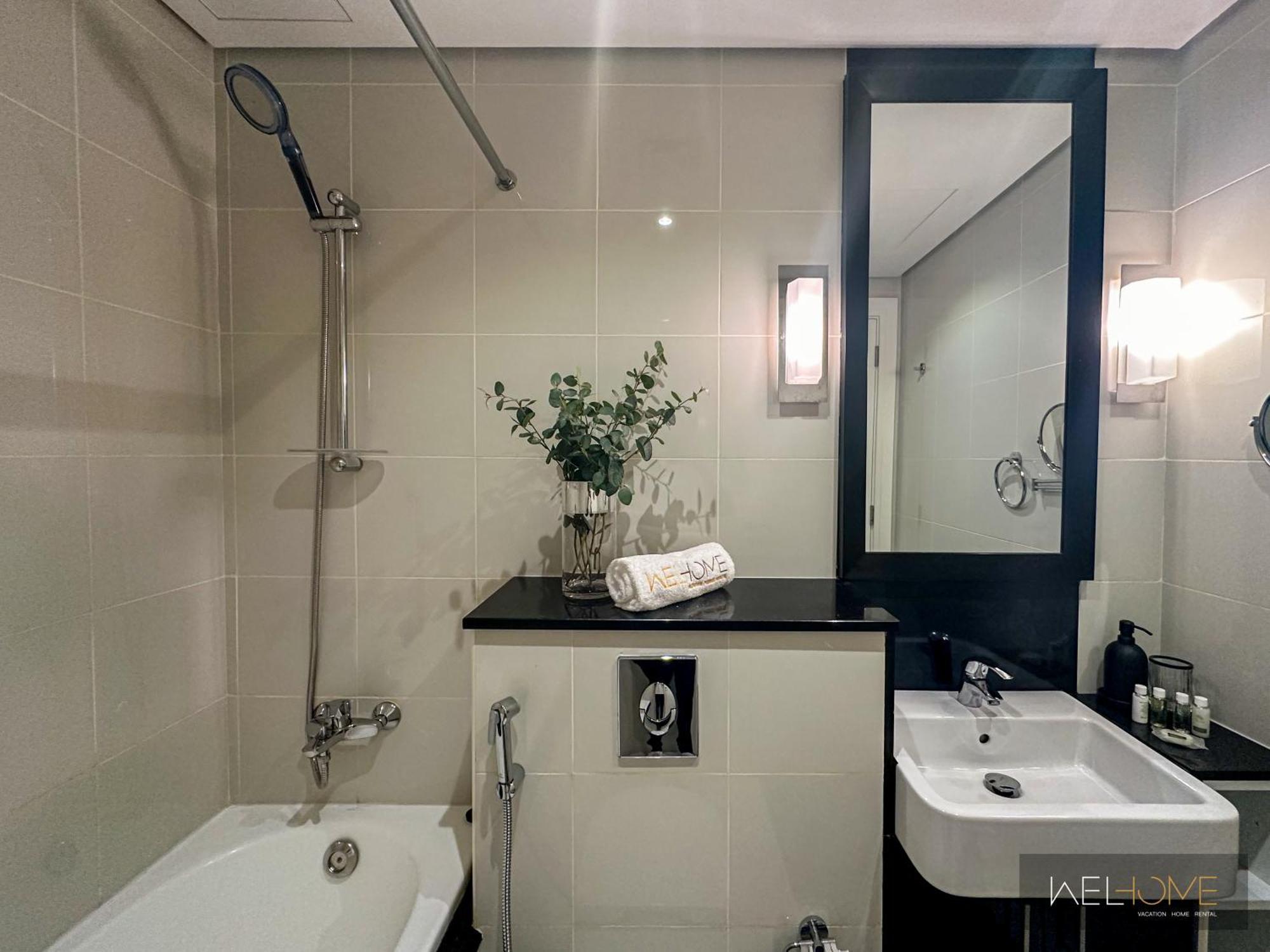 Welhome - Luxury Living In Business Bay 2br + Maid's *