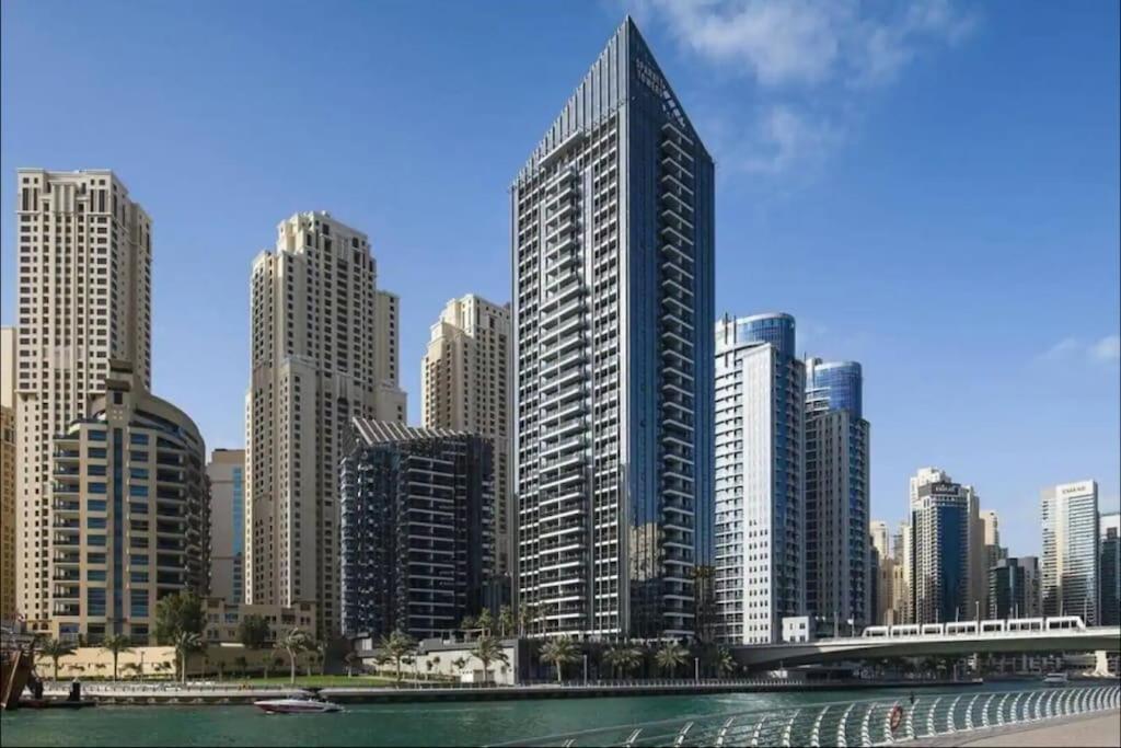 Apartment Stylish At Sparkle Tower Jbr By Suiteable *