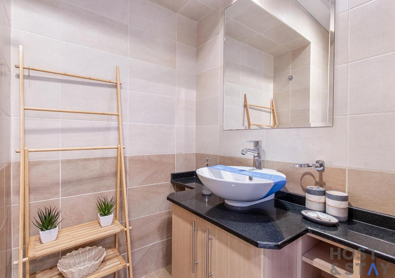 Urban 1br At Marina - Walk To The Apartment *