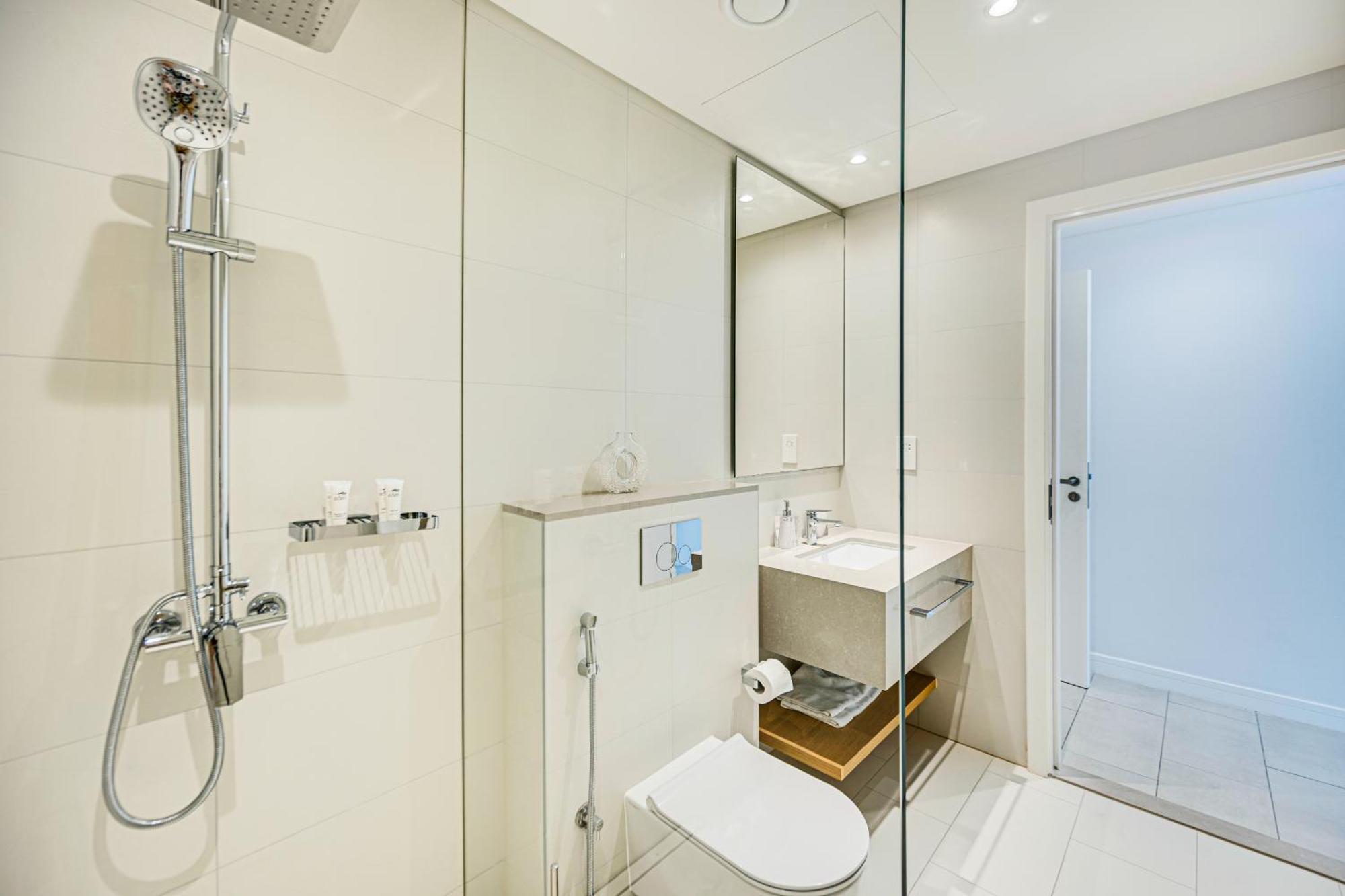 Apartment Stylish Sea View From New 2bd La Vie *