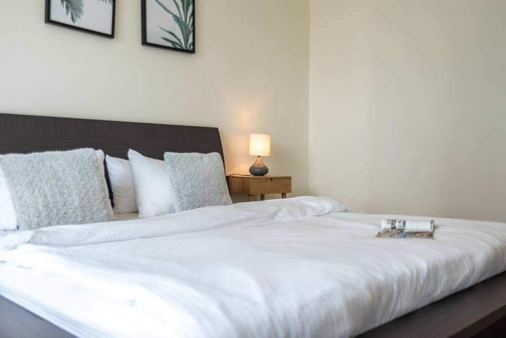 First Class 3br Blissful Fountain Escape Apartment Dubai