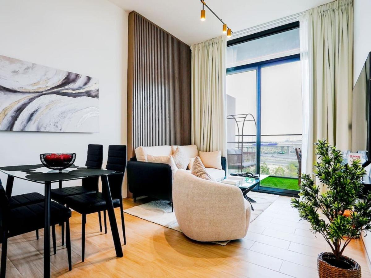 Stylish Jvc 1 Bedroom Sanctuary Apartment Dubai