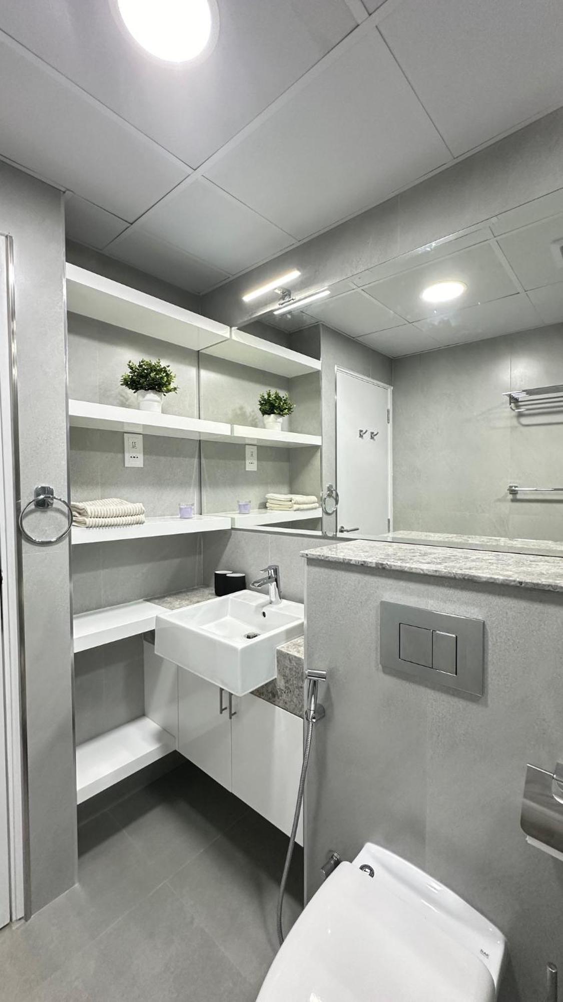 Apartment Modern 1br In Marina With Sea View *