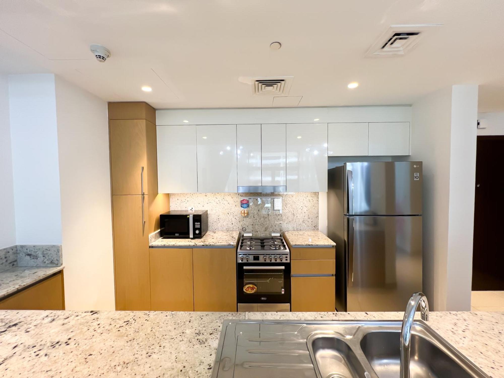 Apartment Luxurious New Brand 2br At Mulberry 2 At Park Heights Building A2 - Hills