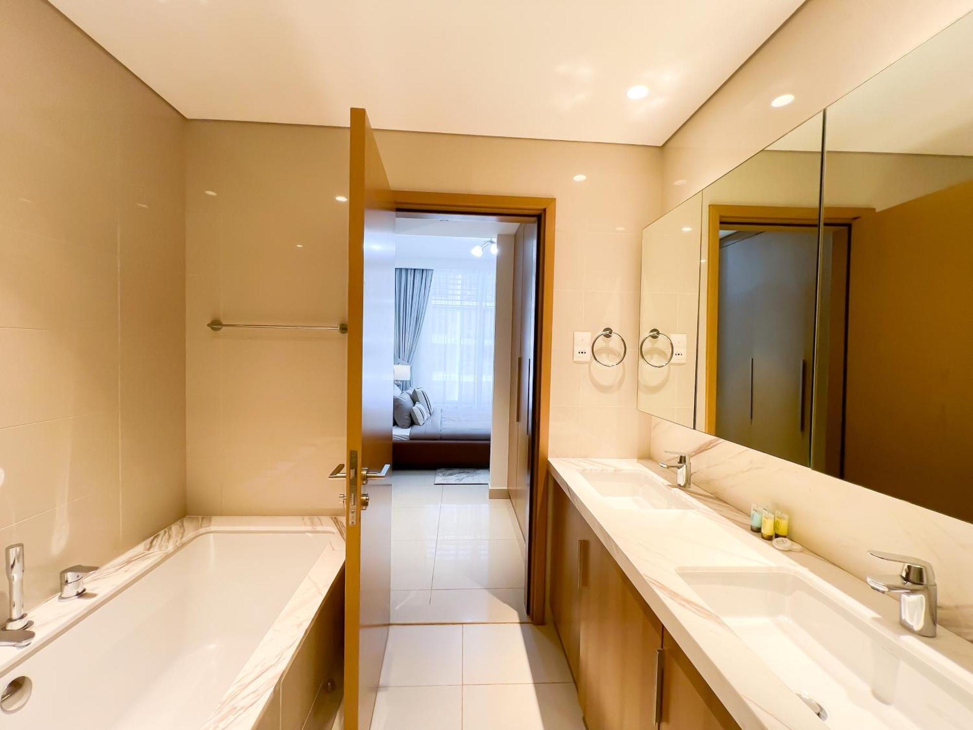 Apartment Luxurious New Brand 2br At Mulberry 2 At Park Heights Building A2 - Hills