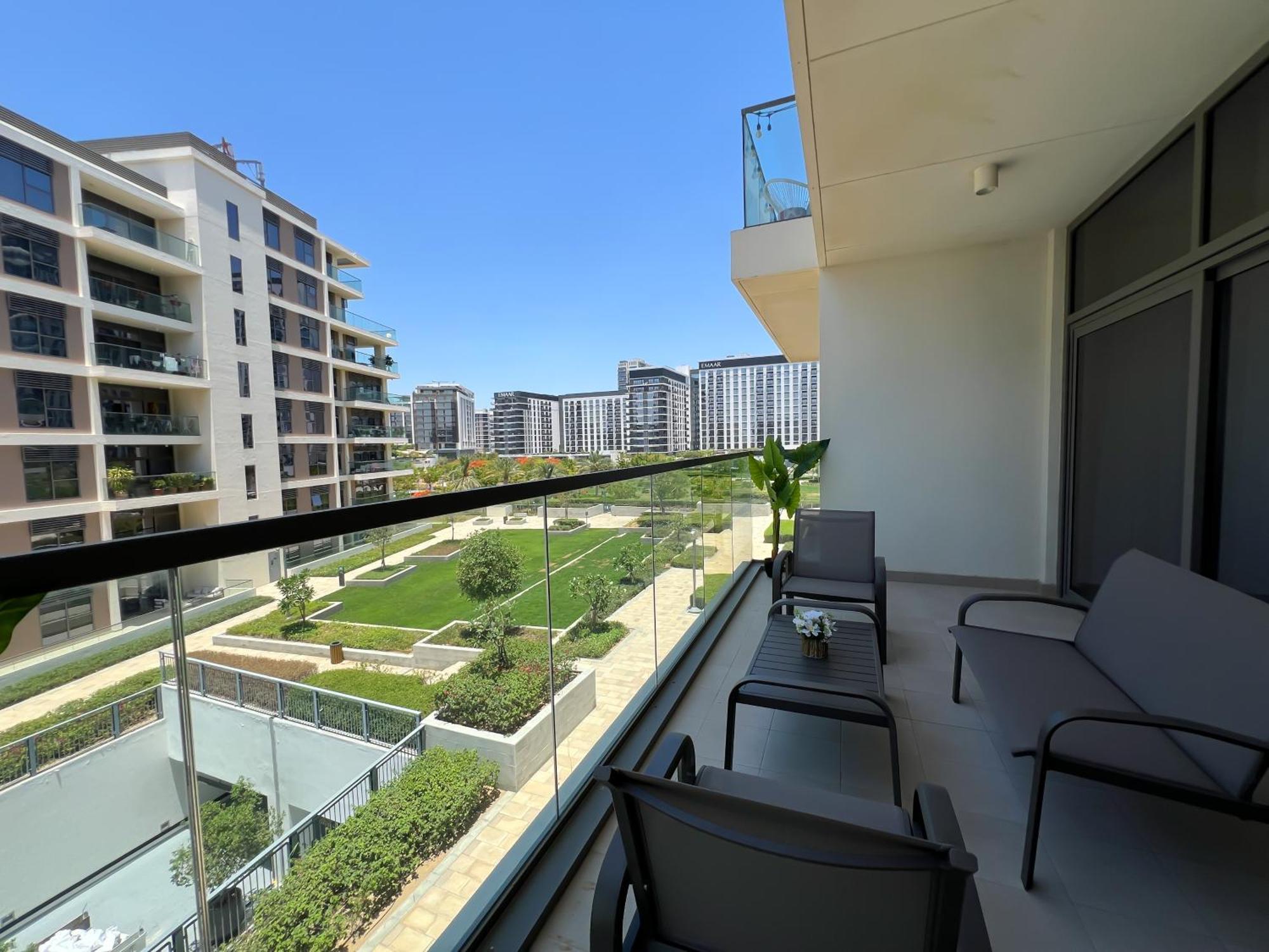 Apartment Luxurious New Brand 2br At Mulberry 2 At Park Heights Building A2 - Hills