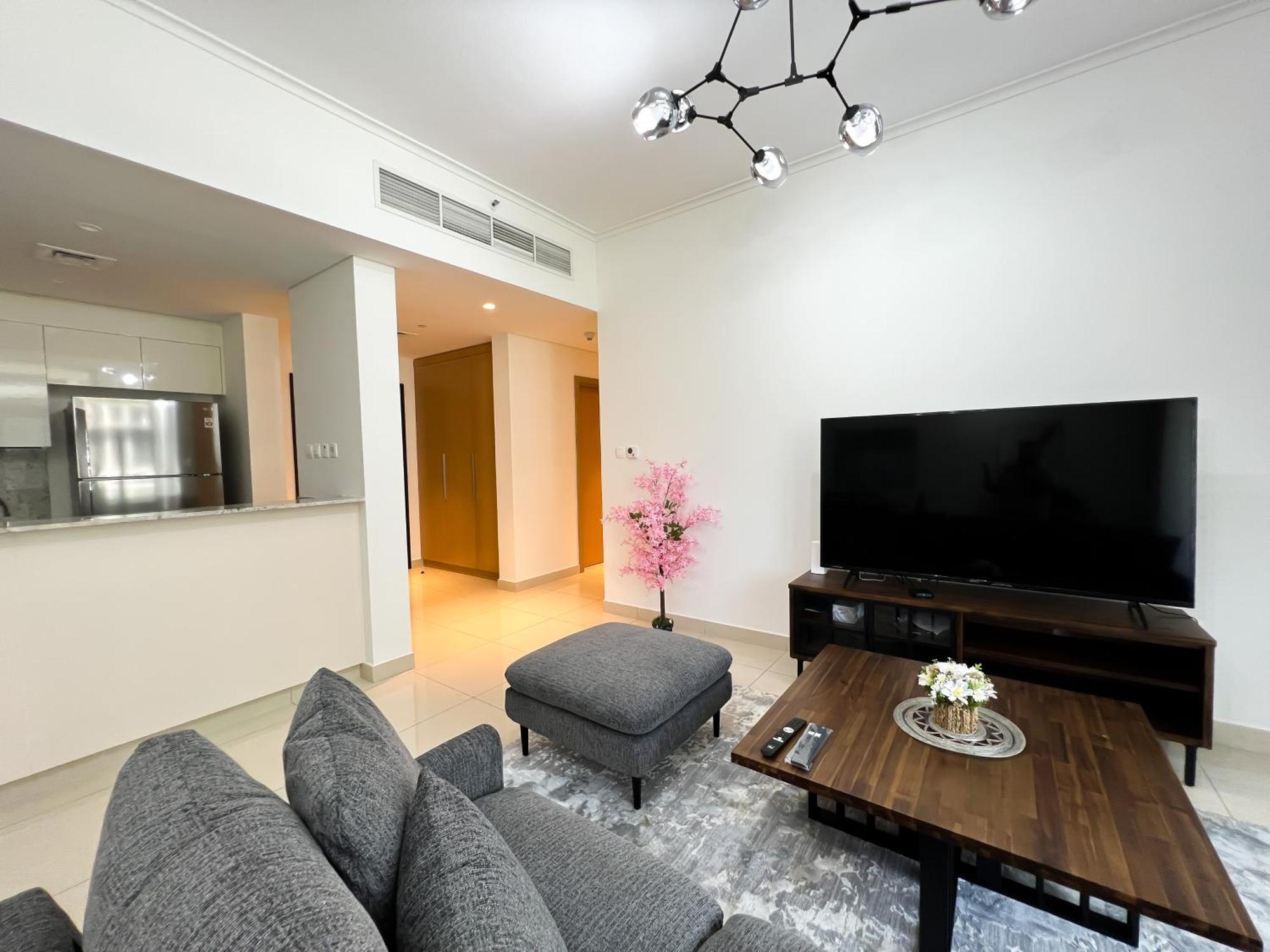 Luxurious New Brand 2br At Mulberry 2 At Park Heights Building A2 - Hills Apartment *