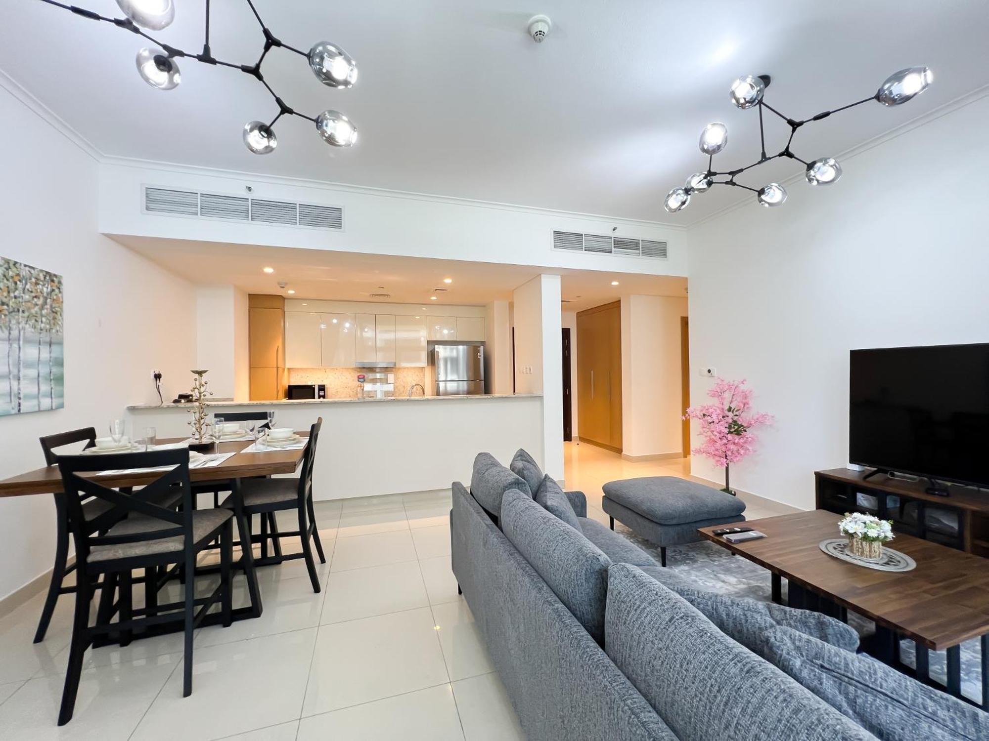 Apartment Luxurious New Brand 2br At Mulberry 2 At Park Heights Building A2 - Hills