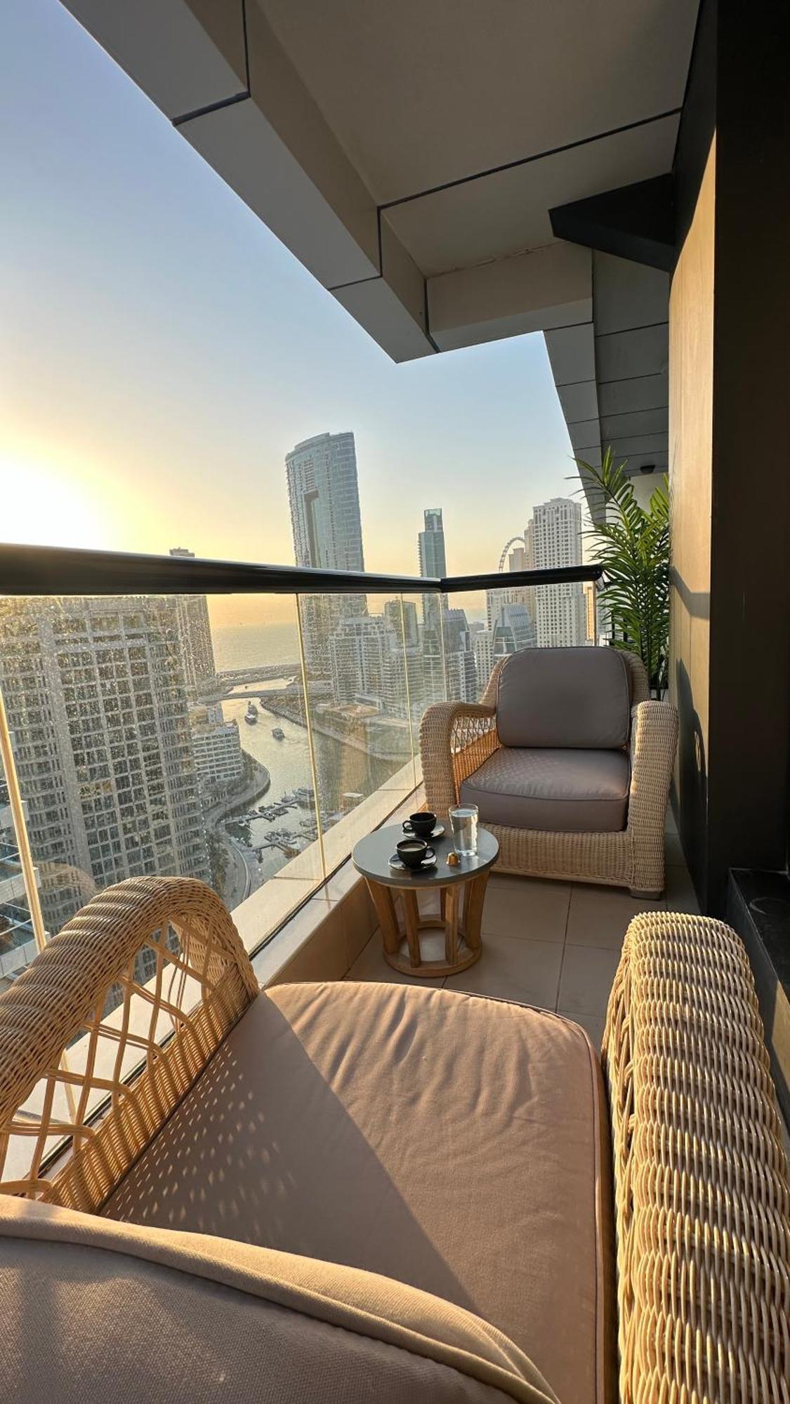Apartment Modern 1br In Marina With Sea View