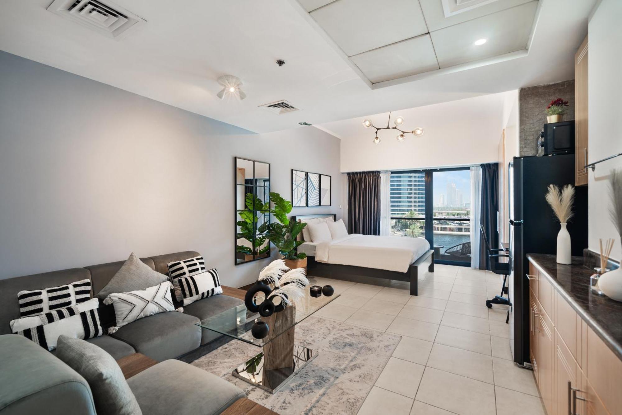 Apartment Furnished For Rent In Goldcrest Views, Jlt *