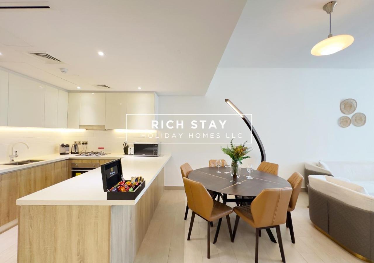 Alluring 2br At Liv Residences In Marina By Rich