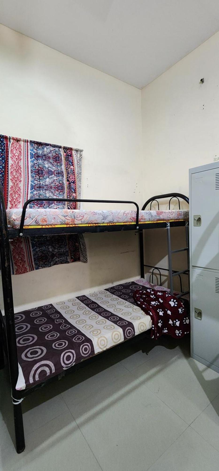 Sameena's Daily Men Bed Space Apartment Dubai