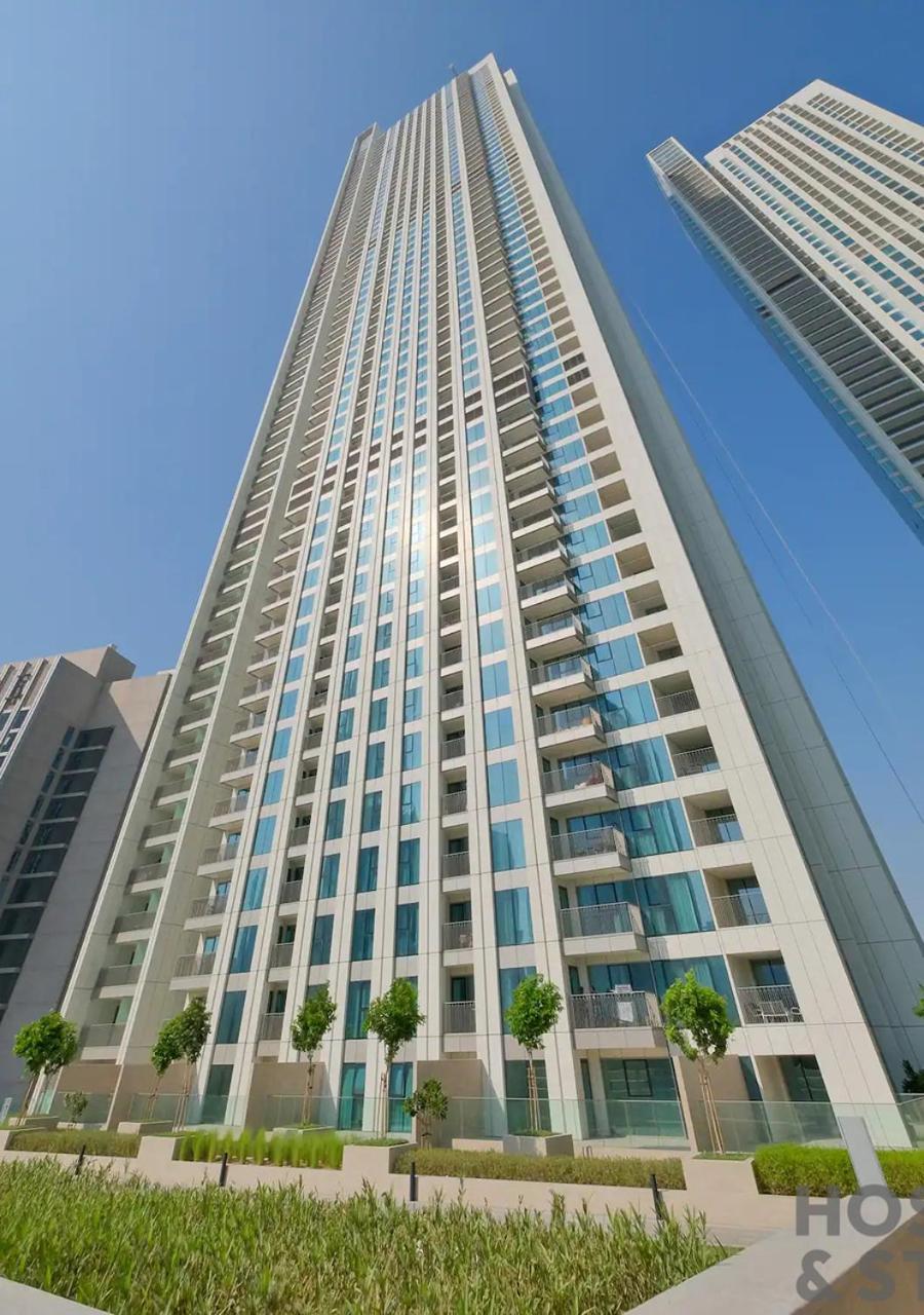 Luxurious 3br With Burj Khalifa Views Apartment *