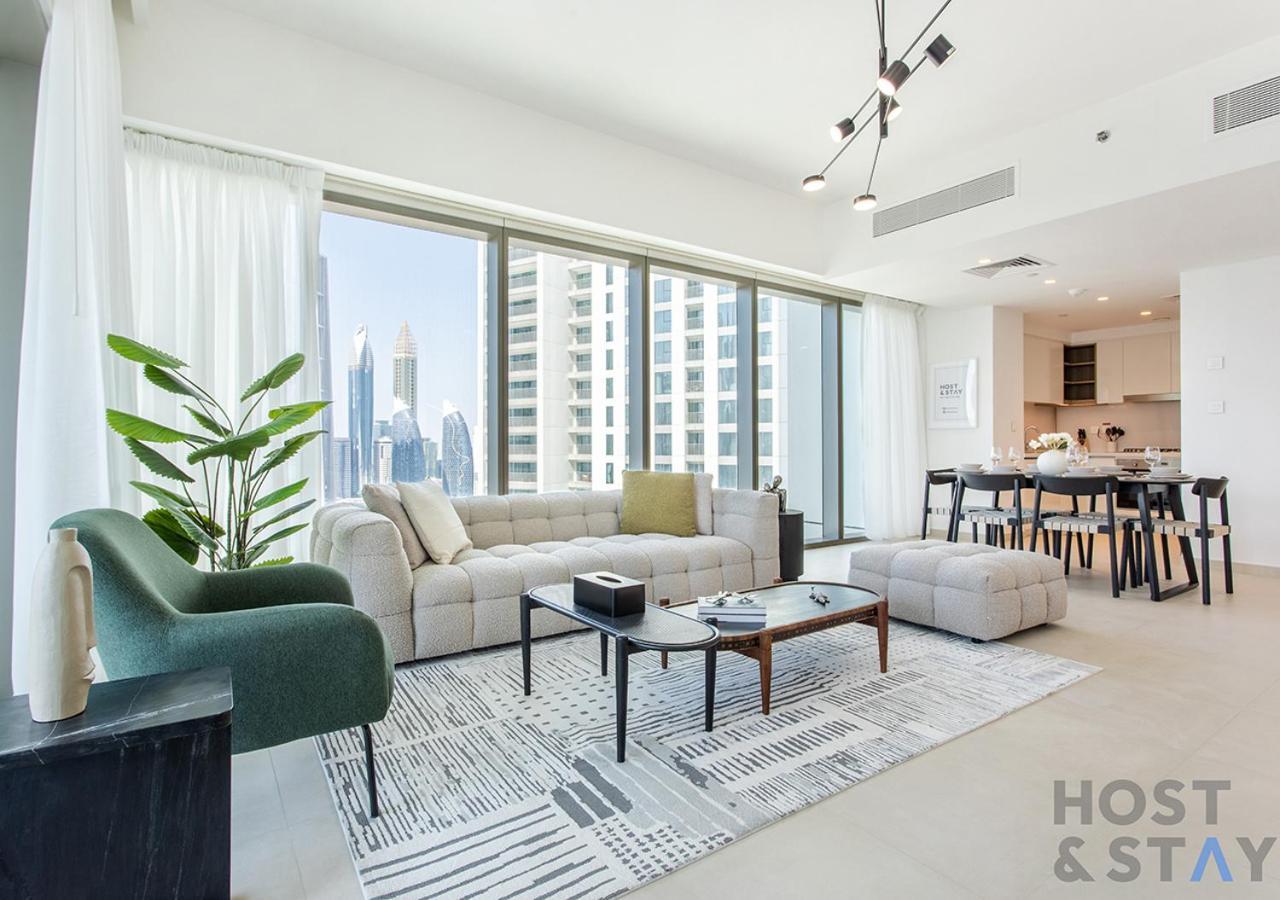 Luxurious 3br With Burj Khalifa Views Apartment *