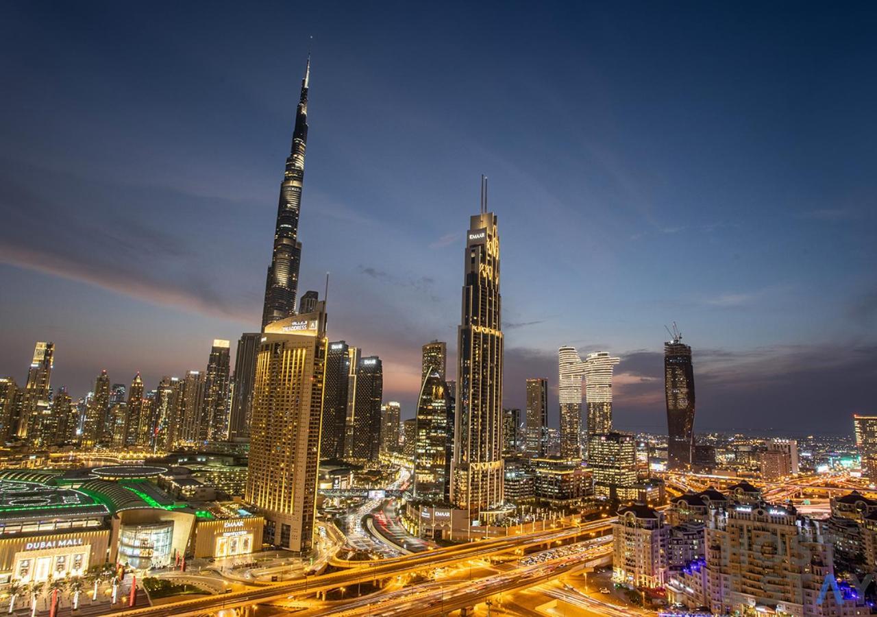 Luxurious 3br With Burj Khalifa Views Apartment *