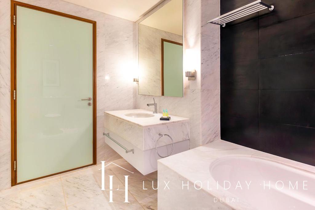 Lux The Emaar Fashion Avenue 2 * Dubai