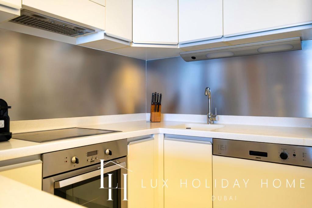 Lux The Emaar Fashion Avenue 2 Apartment Dubai