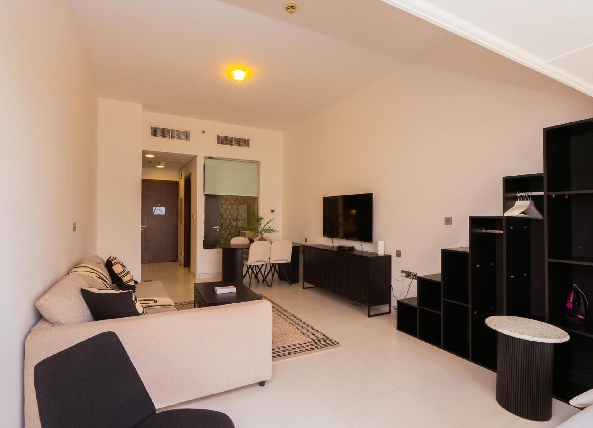 Apartment On The Palm Dubai