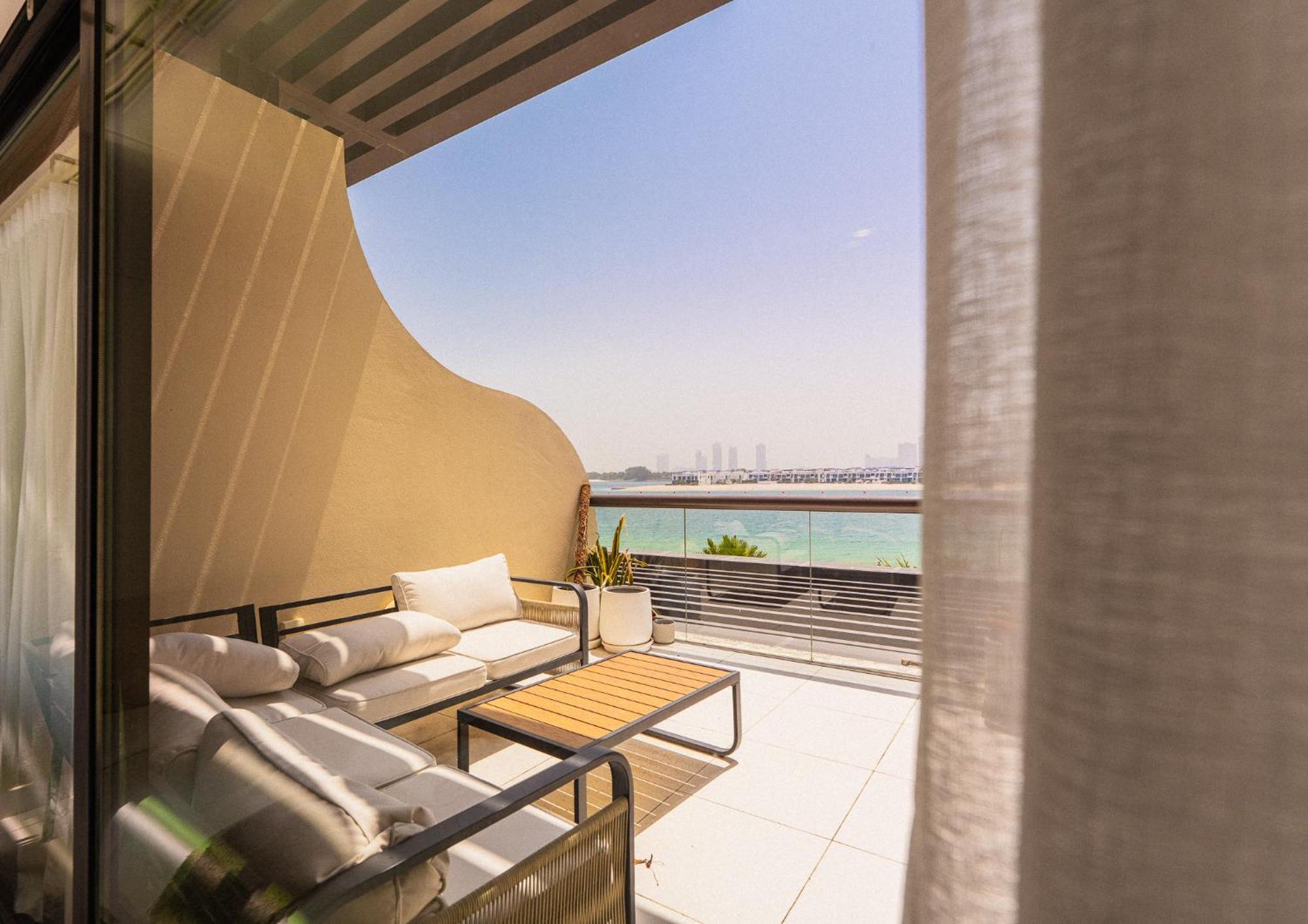 Apartment On The Palm